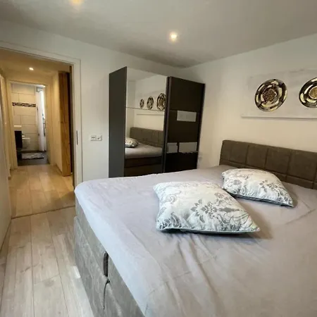 Daire Mit Privatem Parkplatz By Interhome