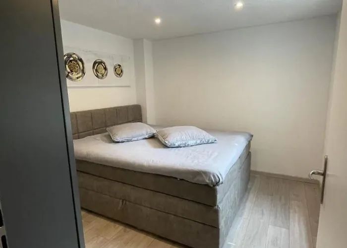 Apartment Mit Privatem Parkplatz By Interhome